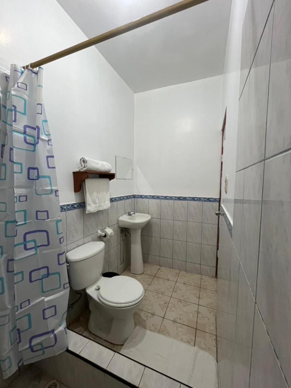Hostal Neptuno - Poseidon Puerto Villamil Exterior foto