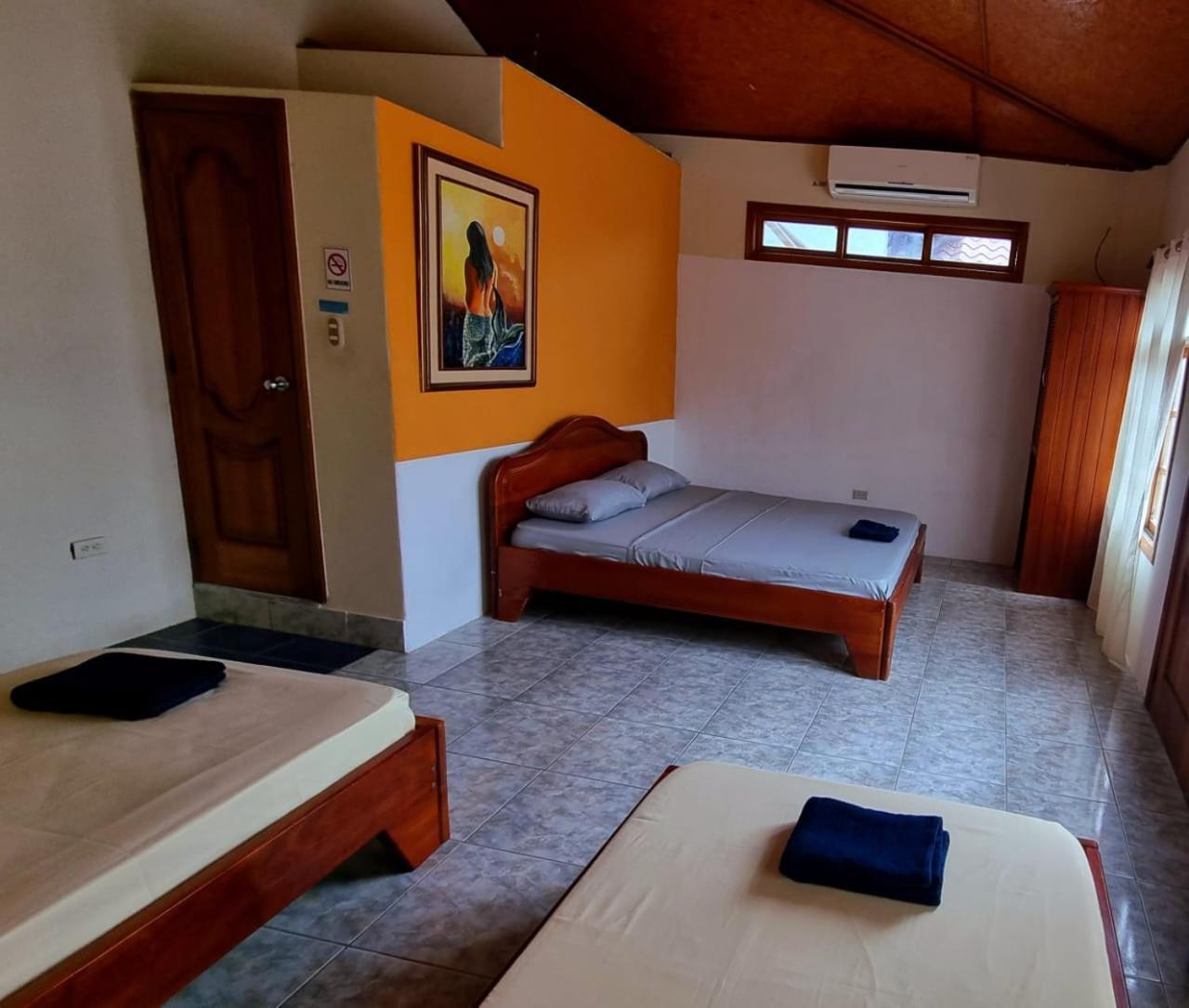 Hostal Neptuno - Poseidon Puerto Villamil Exterior foto